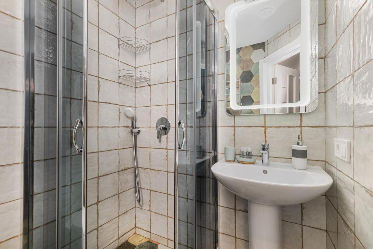 Suites On Chaikovskogo Odessa Exteriör bild